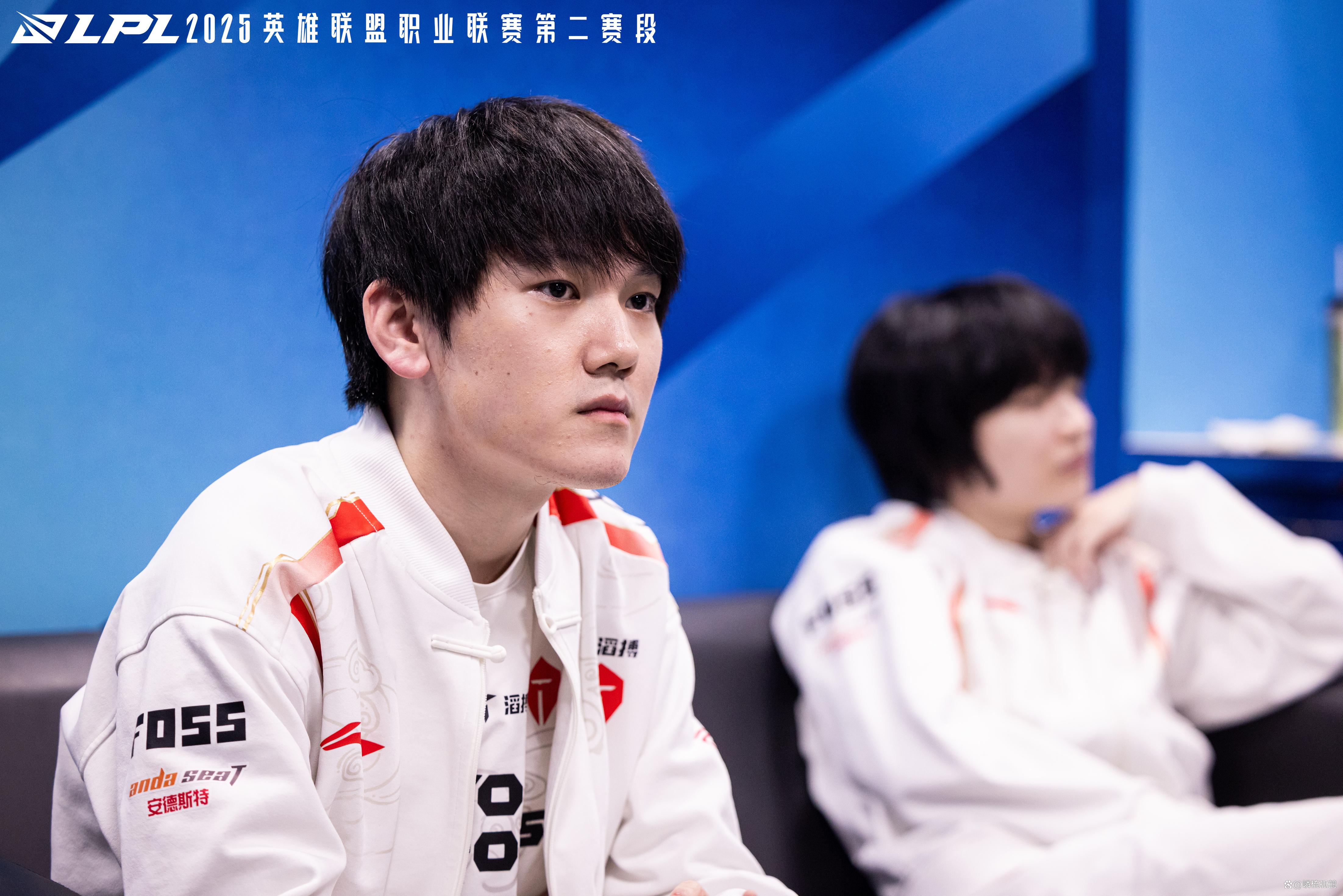 开云体育登录-DFM鏖战TES，Chovy团战一打五宿命之战全球总决赛，让粉丝疯狂欢呼的简单介绍