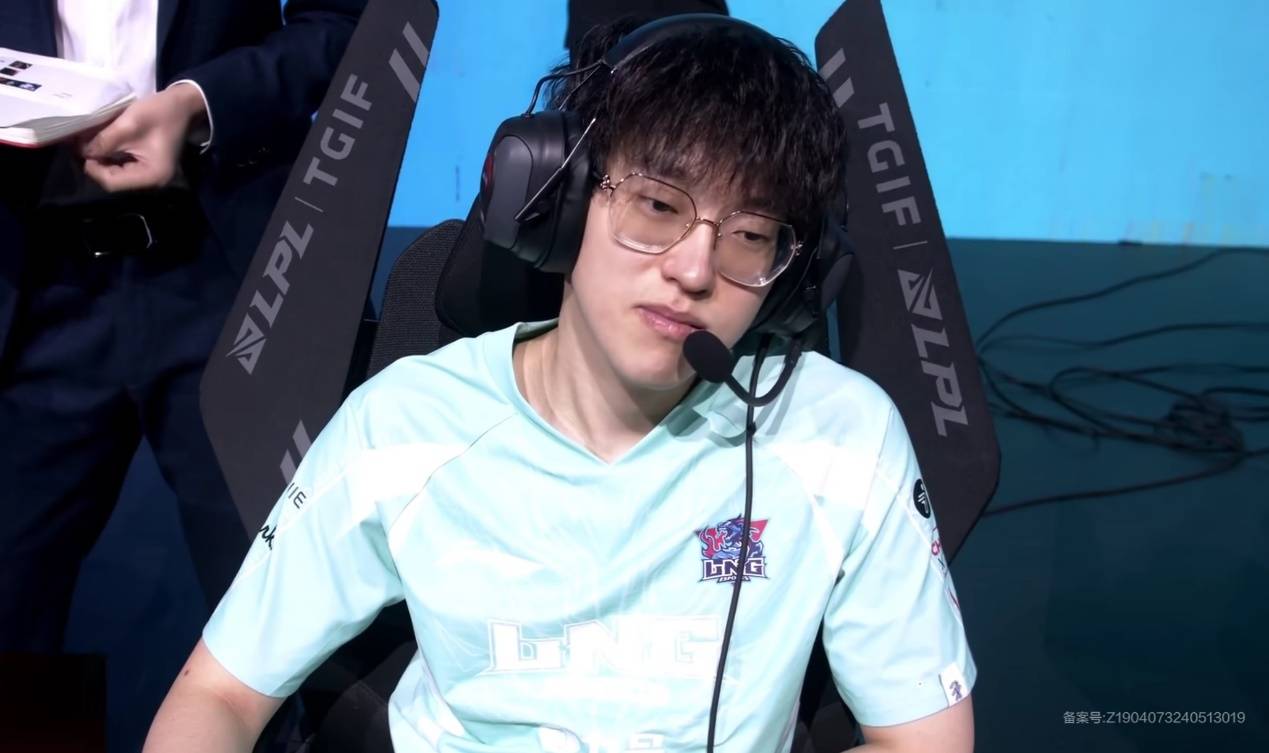 HLE鏖战LGD,Scout拿下关键大龙宿敌对决八强赛,锁定晋级资格 HLE鏖战LGD,Scout拿下关键大龙宿敌对决八强赛,锁定晋级资格