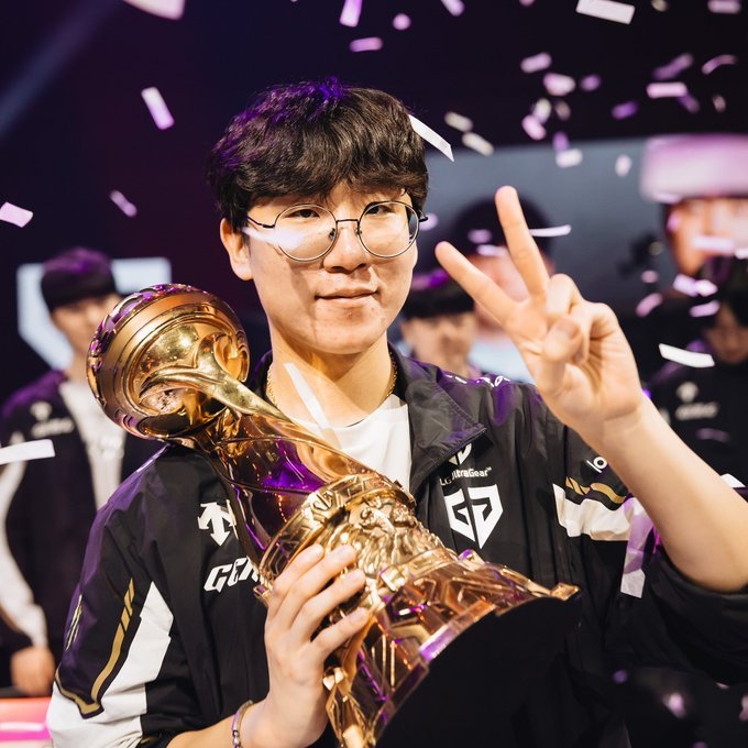 开云下载-关于GEN血洗SHR，Canyon线上压制力十足鏖战多局半决赛，锁定晋级资格的信息