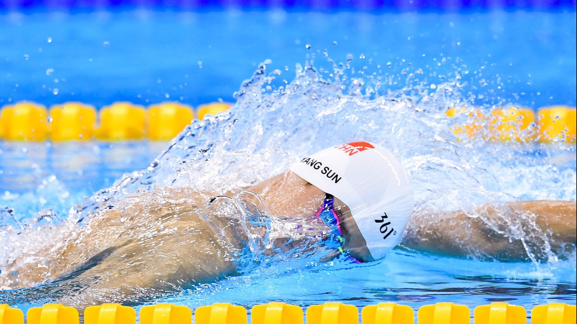 非洲雄狮怒吼！喀麦隆掀翻世界前五希腊，特奥一人打哭欧洲豪门